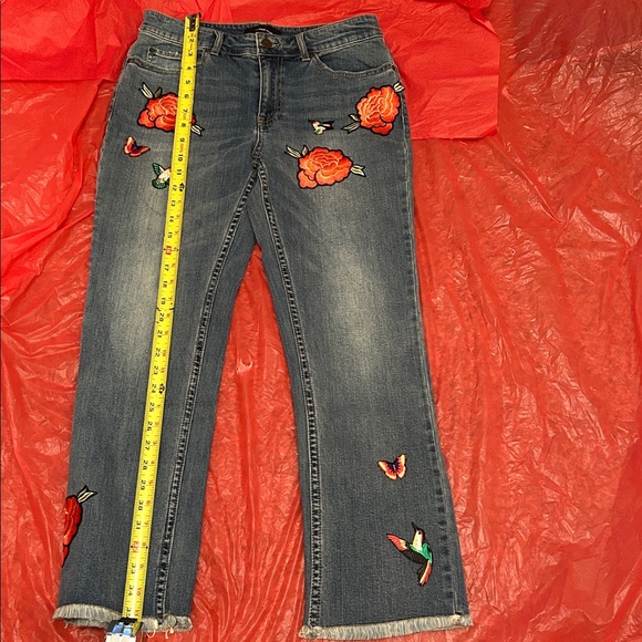 Embroidered jeans - Picture 9 of 11